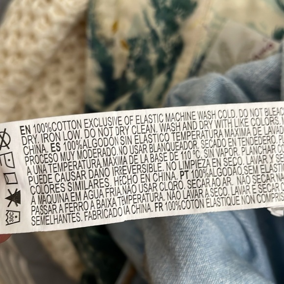 FOREVER 21 Women's Distressed Cargo Denim Joggers Size 26 In Light Denim - Picture 9 of 9